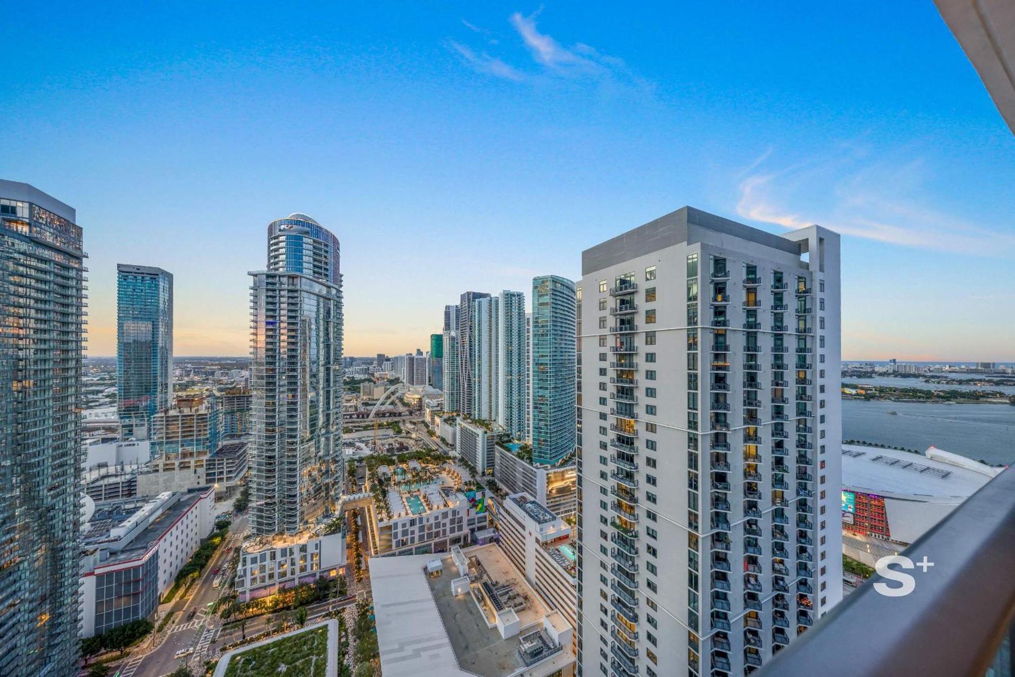 Apartment Upscale 1br In Dtw With Views
